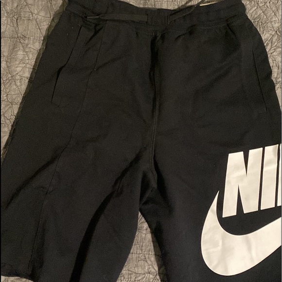 Boy Nike shorts - Picture 1 of 1